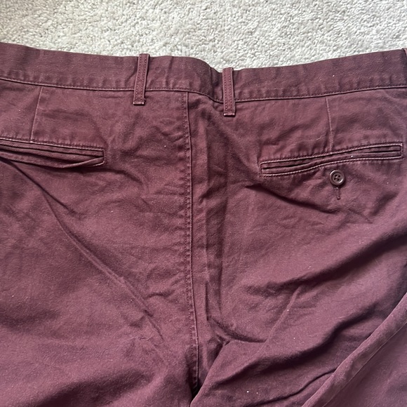 Lightly Worn J. crew men’s Sutton pants - Picture 4 of 4